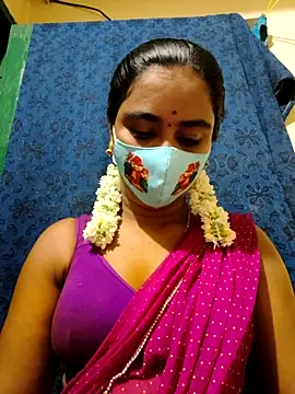 mini-queen online show from 10.15.25