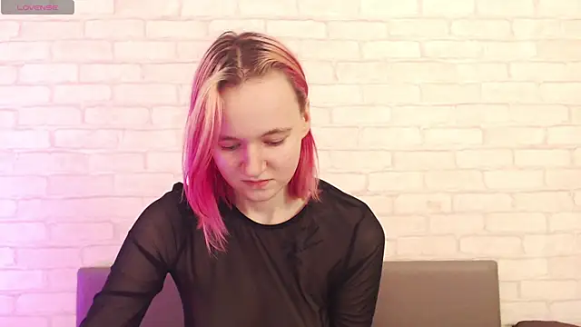 Ericha Stone online show from 11.11.25