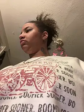 StylishEchium online show from 02.04.26