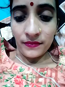 Snapshot of Pahadi_couple chatting on 10.05.25 Pahadi couple online show from 10.05.25