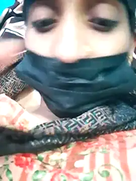 Snapshot of Pahadi_couple chatting on 10.16.25 Pahadi couple online show from 10.16.25