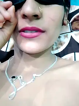 Snapshot of Pahadi_couple chatting on 10.17.25 Pahadi couple online show from 10.17.25