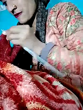 Snapshot of Pahadi_couple chatting on 10.29.25 Pahadi couple online show from 10.29.25