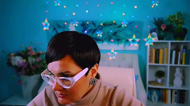 Snapshot of LauraDavidsons chatting on 09.29.25 LauraDavidsons online show from 09.29.25