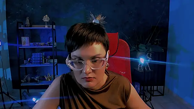 Snapshot of LauraDavidsons chatting on 11.21.25 LauraDavidsons online show from 11.21.25