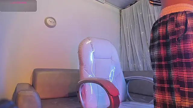 Snapshot of Angeel_of_lust chatting on 10.26.25 Angeel of lust online show from 10.26.25