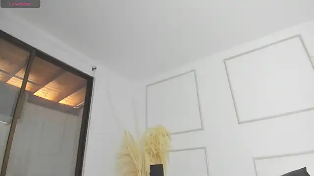 Snapshot of Emilywillis8 chatting on 11.03.25 Emilywillis8 online show from 11.03.25