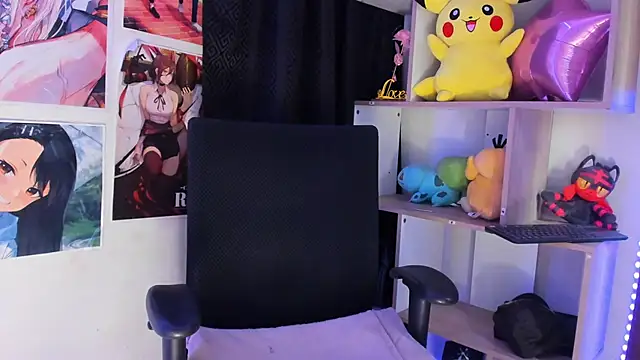 Snapshot of VeronicaSaenzx chatting on 10.31.25 VeronicaSaenzx online show from 10.31.25