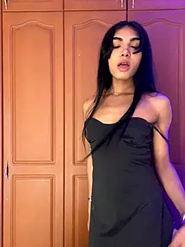 Snapshot of VeronicaSaenzx chatting on 11.30.25 VeronicaSaenzx online show from 11.30.25