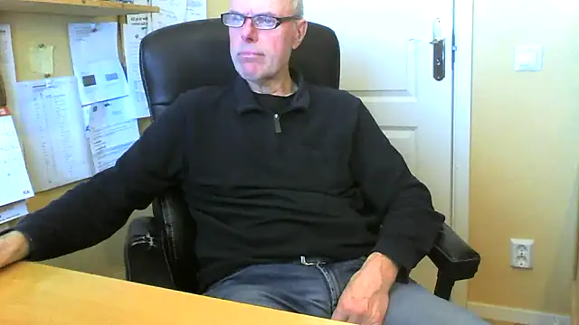 Snapshot of Klipparn chatting on 02.23.26 Klipparn online show from 02.23.26