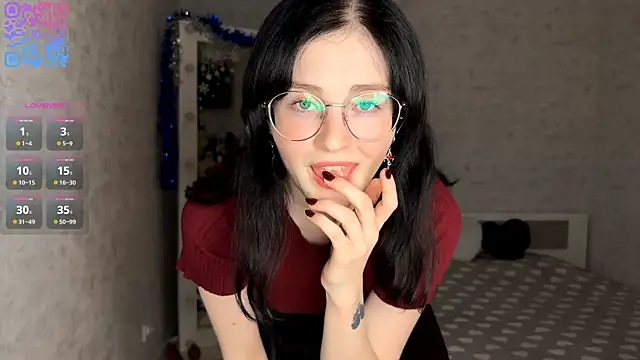 FakeLamb online show from 12.20.25