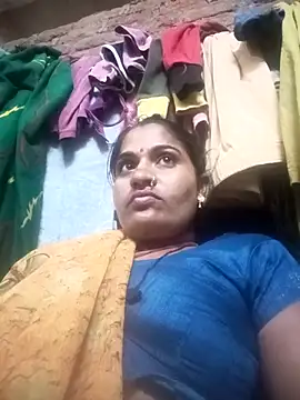 Snapshot of Hansini_Gowda chatting on 10.24.25 Hansini Gowda online show from 10.24.25