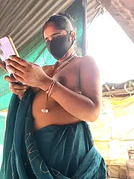 Snapshot of Hansini_Gowda chatting on 02.13.26 Hansini Gowda online show from 02.13.26