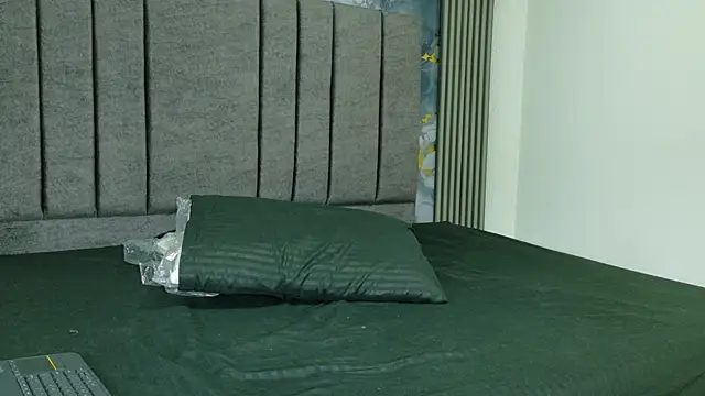 AngelineJolie online show from 09.30.25