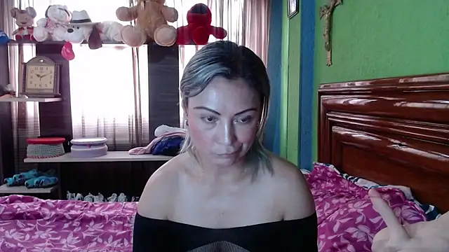 Snapshot of _Charlize_theron_ chatting on 10.26.25 Charlize theron online show from 10.26.25