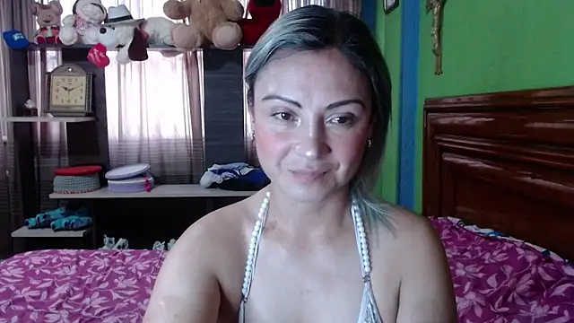 Snapshot of _Charlize_theron_ chatting on 10.28.25 Charlize theron online show from 10.28.25