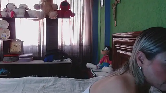 Snapshot of _Charlize_theron_ chatting on 11.11.25 Charlize theron online show from 11.11.25