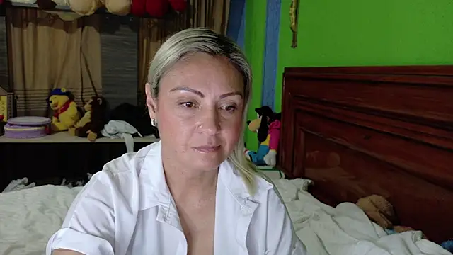 Snapshot of _Charlize_theron_ chatting on 01.18.26 Charlize theron online show from 01.18.26