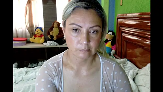 Snapshot of _Charlize_theron_ chatting on 02.26.26 Charlize theron online show from 02.26.26