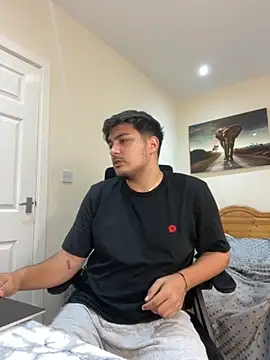 Snapshot of mixedcouplee69 chatting on 09.20.25 mixedcouplee69 online show from 09.20.25