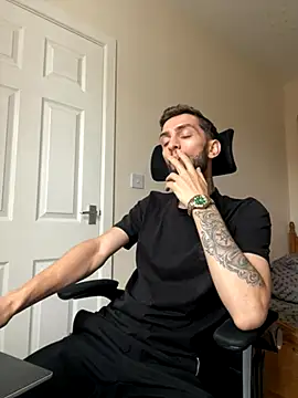 Snapshot of mixedcouplee69 chatting on 10.12.25 mixedcouplee69 online show from 10.12.25