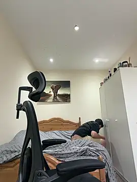 Snapshot of mixedcouplee69 chatting on 11.22.25 mixedcouplee69 online show from 11.22.25