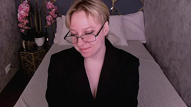 AlexandraGreen online show from 04.16.26