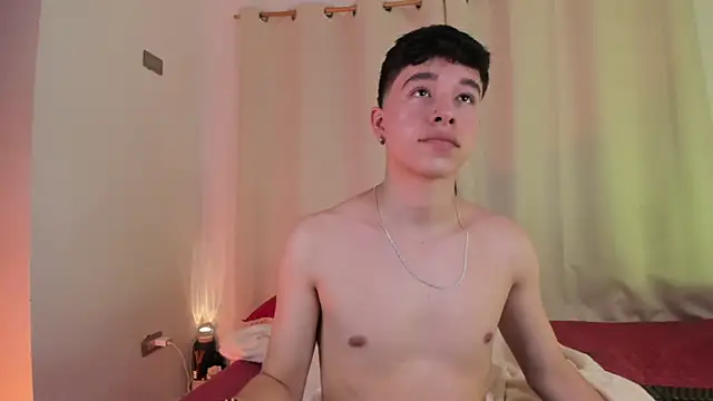 Snapshot of mrhot_night chatting on 09.26.25 mrhot night online show from 09.26.25