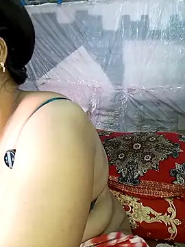 Snapshot of Tanisha-Chy chatting on 11.23.25 Tanisha-Chy online show from 11.23.25