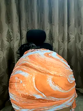 Snapshot of _Sanam_ chatting on 10.12.25 Sanam online show from 10.12.25