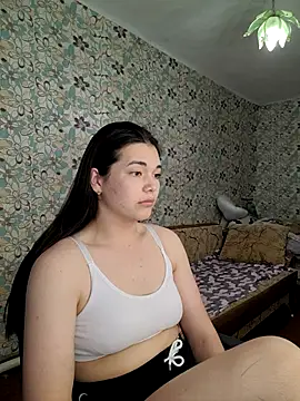 Snapshot of Albi_Glow chatting on 09.28.25 Albi Glow online show from 09.28.25