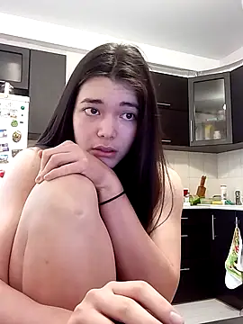 Snapshot of Albi_Glow chatting on 12.17.25 Albi Glow online show from 12.17.25