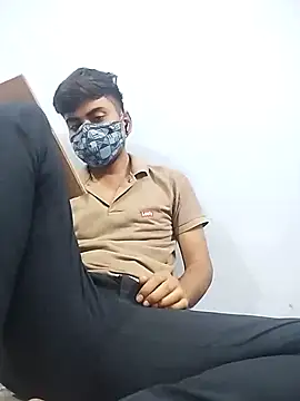 Snapshot of YourTarzan chatting on 10.13.25 YourTarzan online show from 10.13.25