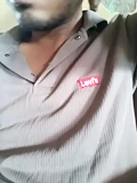 Snapshot of YourTarzan chatting on 10.25.25 YourTarzan online show from 10.25.25