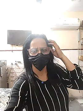 Snapshot of meenu_bhabhi547 chatting on 02.01.26 meenu bhabhi547 online show from 02.01.26