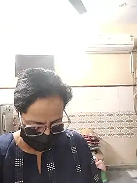 Snapshot of meenu_bhabhi547 chatting on 02.02.26 meenu bhabhi547 online show from 02.02.26