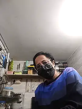 Snapshot of meenu_bhabhi547 chatting on 02.04.26 meenu bhabhi547 online show from 02.04.26