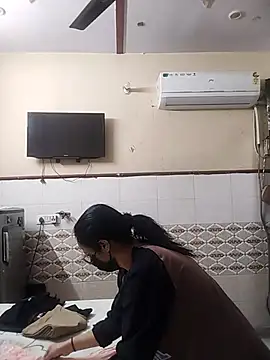 Snapshot of meenu_bhabhi547 chatting on 02.12.26 meenu bhabhi547 online show from 02.12.26