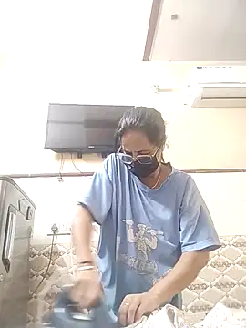 Snapshot of meenu_bhabhi547 chatting on 02.19.26 meenu bhabhi547 online show from 02.19.26