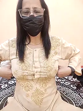 Snapshot of meenu_bhabhi547 chatting on 03.02.26 meenu bhabhi547 online show from 03.02.26