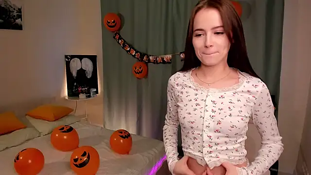 Chloeee4200 online show from 10.27.25