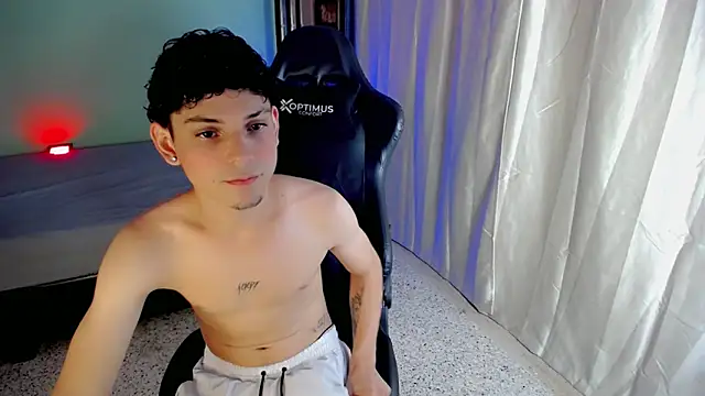 dilan hott  online show from 10.03.25