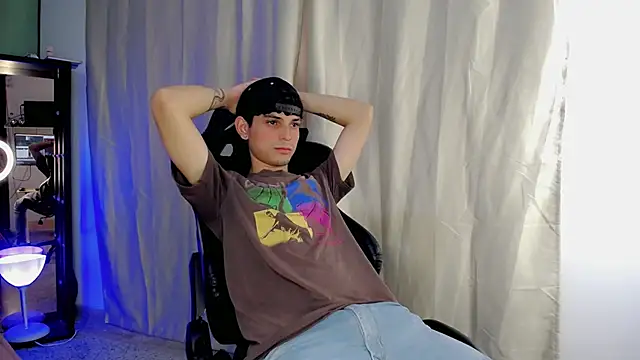 dilan hott  online show from 10.16.25