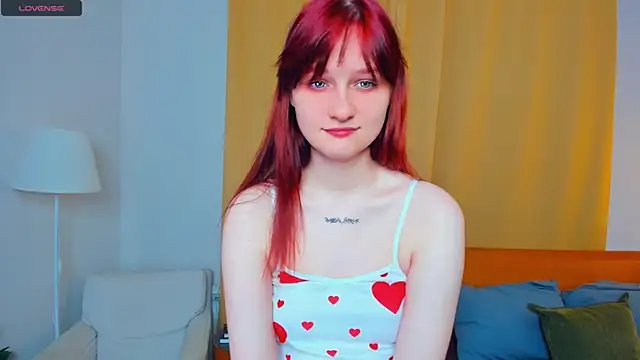 Snapshot of KatyKufel chatting on 10.26.25 KatyKufel online show from 10.26.25