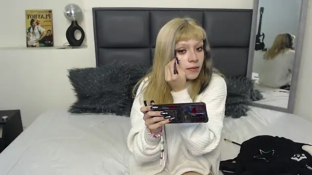 Amnesia  online show from 09.15.25