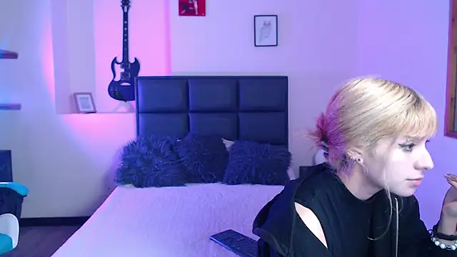 Amnesia  online show from 10.08.25