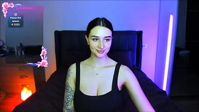 Veronica Larsson online show from 09.12.25