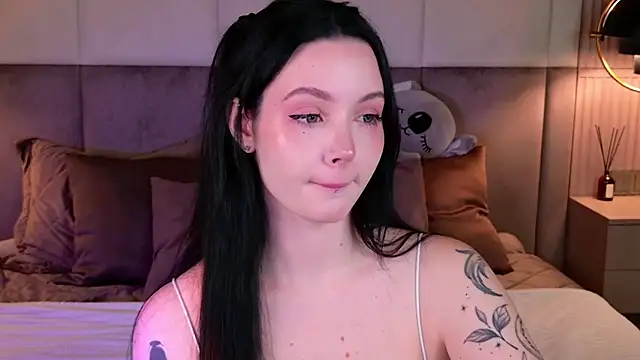 Snapshot of Goldy_Stark chatting on 10.05.25 Goldy Stark online show from 10.05.25