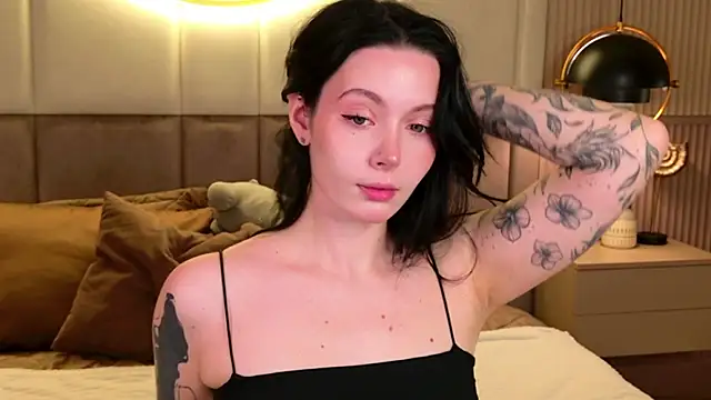 Snapshot of Goldy_Stark chatting on 10.09.25 Goldy Stark online show from 10.09.25