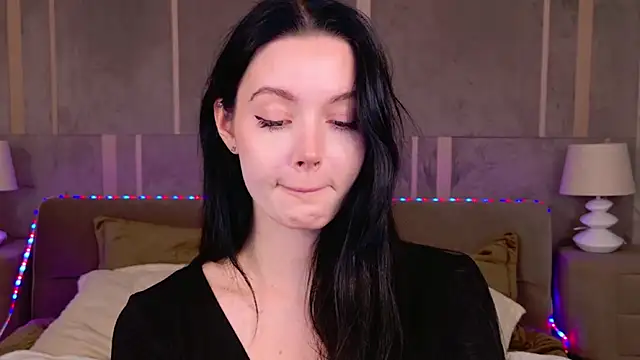 Snapshot of Goldy_Stark chatting on 10.16.25 Goldy Stark online show from 10.16.25